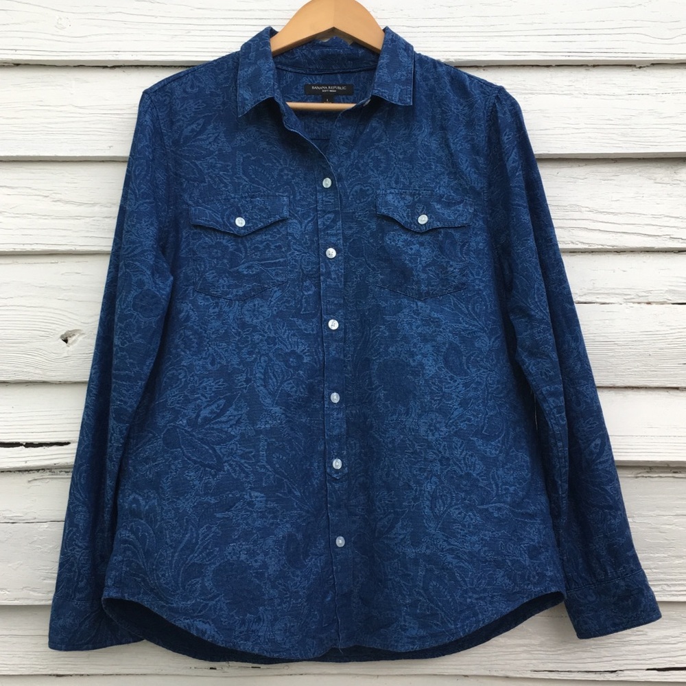 Banana Republic sz L Chambray Paisley Shirt